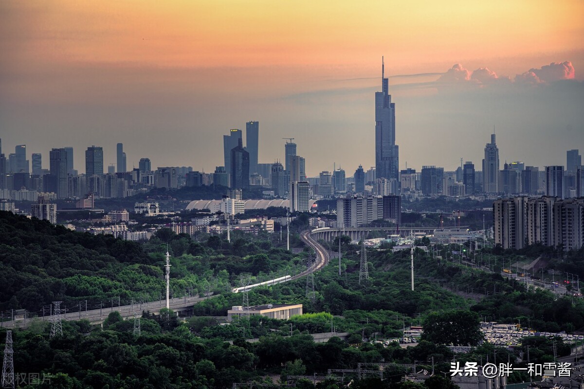 南京紫峰大厦有多高多少层,金陵之巅紫峰大楼