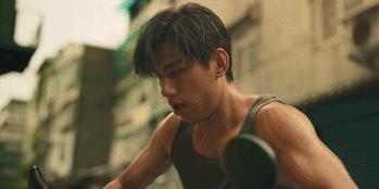 白发老妇在血色中“一夜回春”?通过杀戮释放欲望,只能说太奇葩