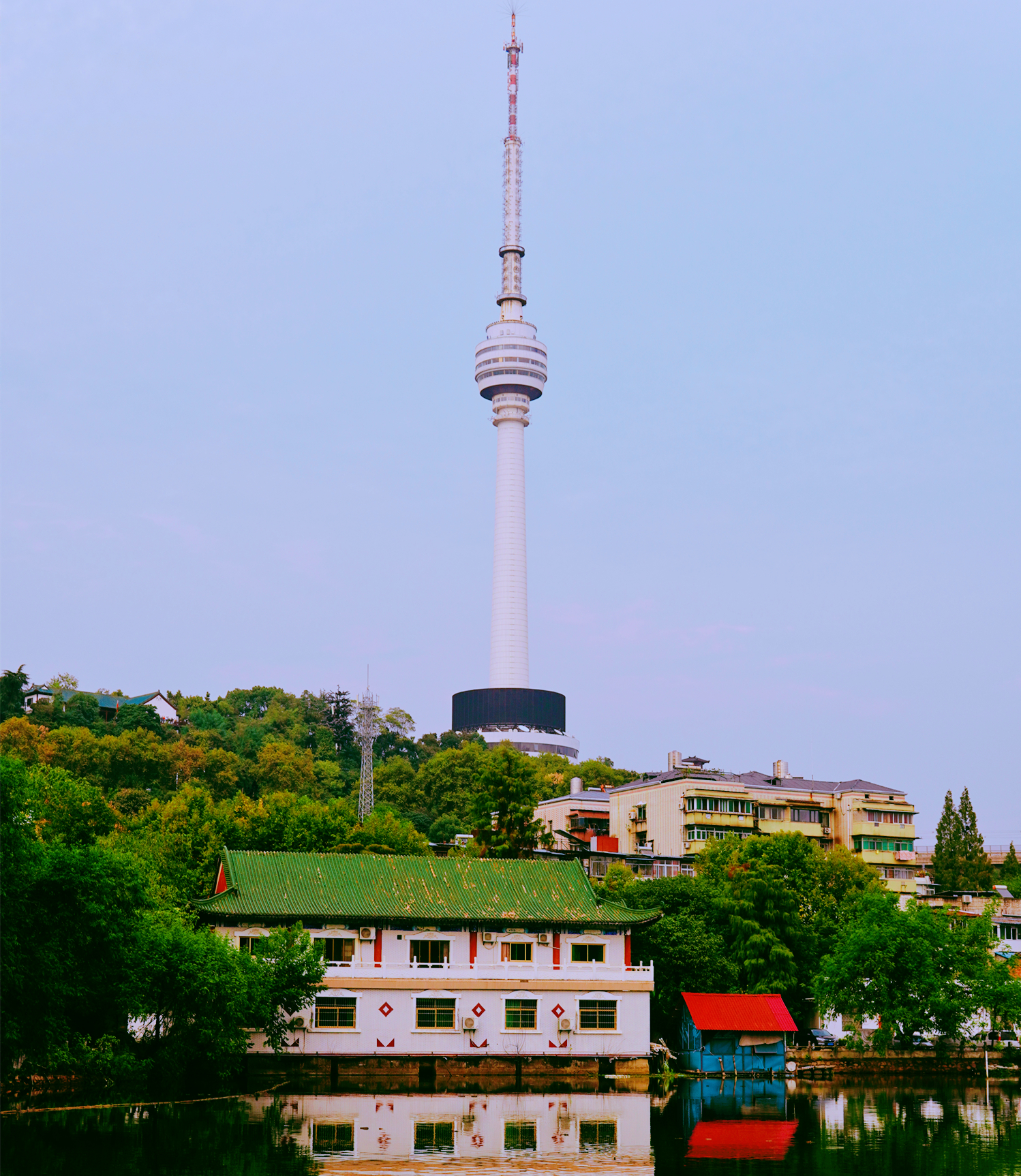 中国第一座广播电视塔,我国第一座电视塔