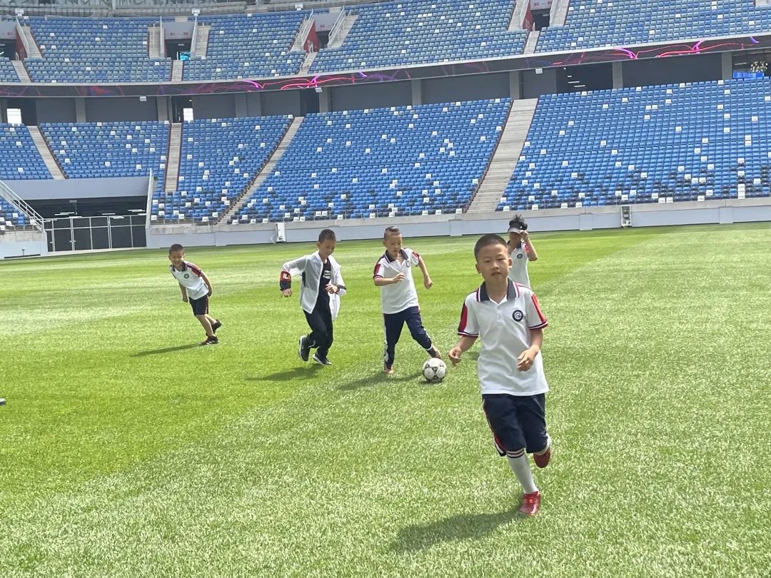 中国足球开启留洋,大连足球队向国足发起挑战