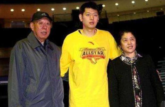 莫科周雅菲照顾王凡父母,八一女篮王凡死因详细