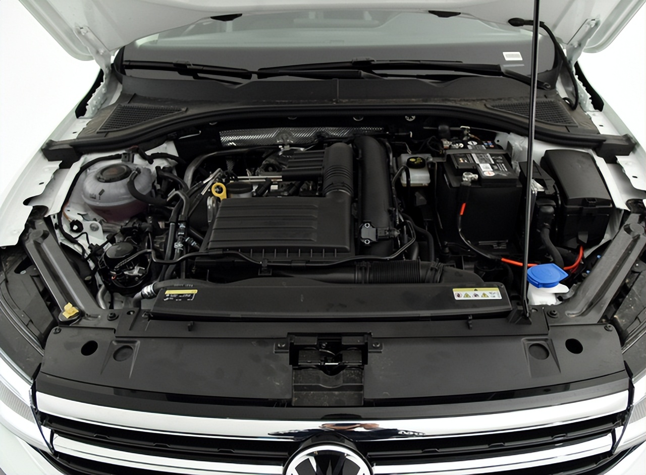 新宝来哪一年上市的,新宝来还出手动吗