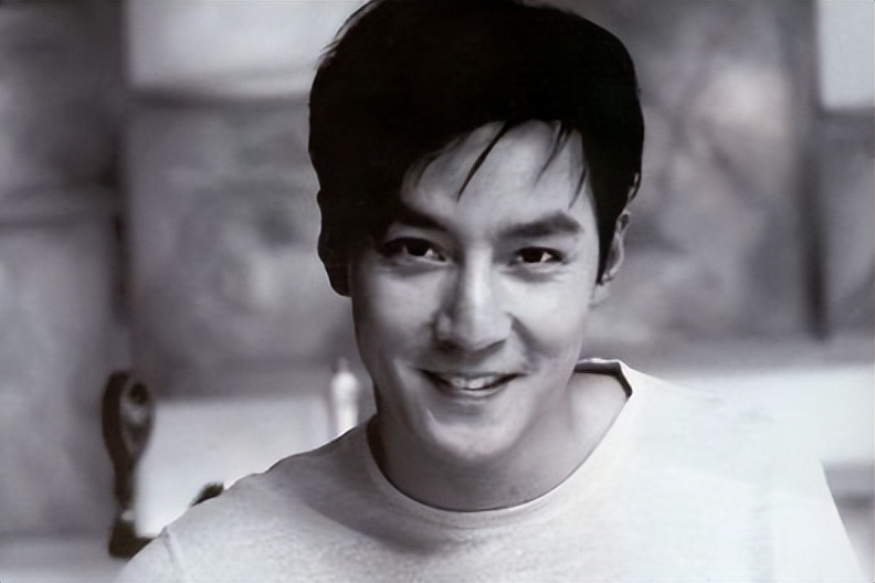 颜值巅峰时期的吴彦祖到底多帅,吴彦祖为什么变成中年油腻大叔