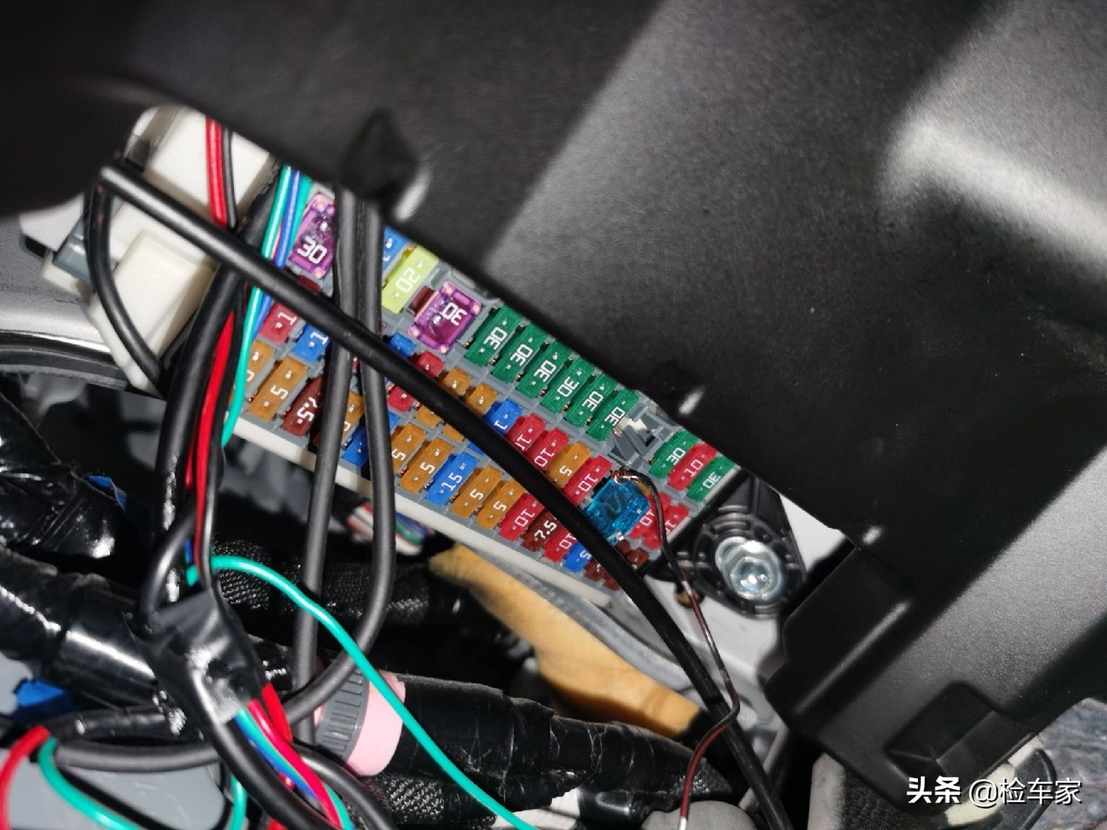 几万块钱老款陆地巡洋舰,30多万能买什么年限的陆地巡洋舰