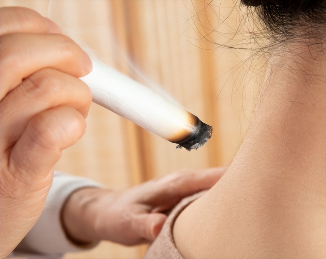 颈部以上爱出汗是什么阳虚,头发颈部老出汗是怎么回事