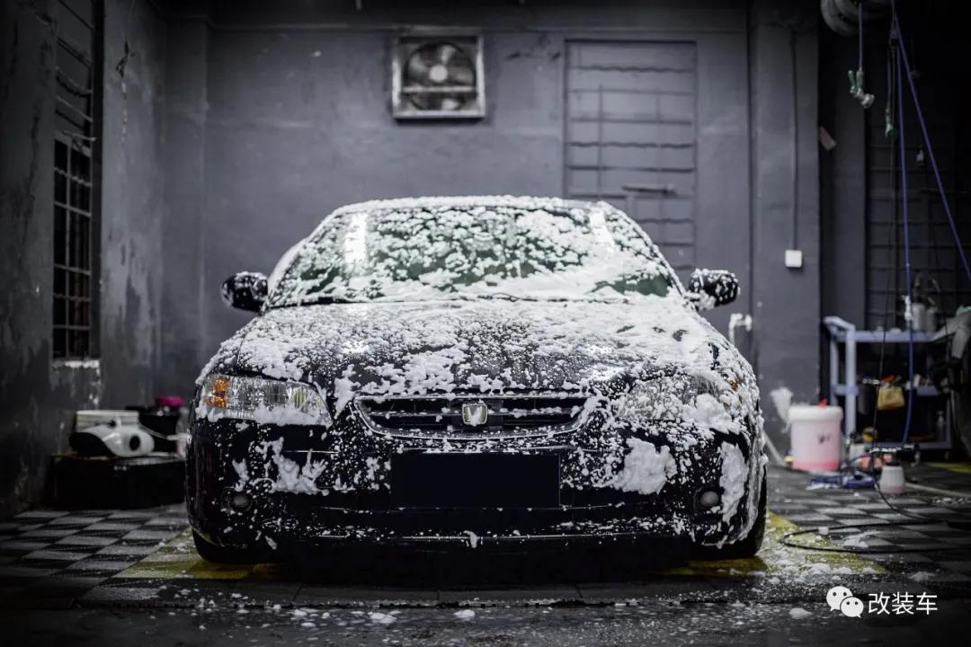 99年小伙的竞技风雅阁,被“美式截停”后也阻挡不了他继续玩车