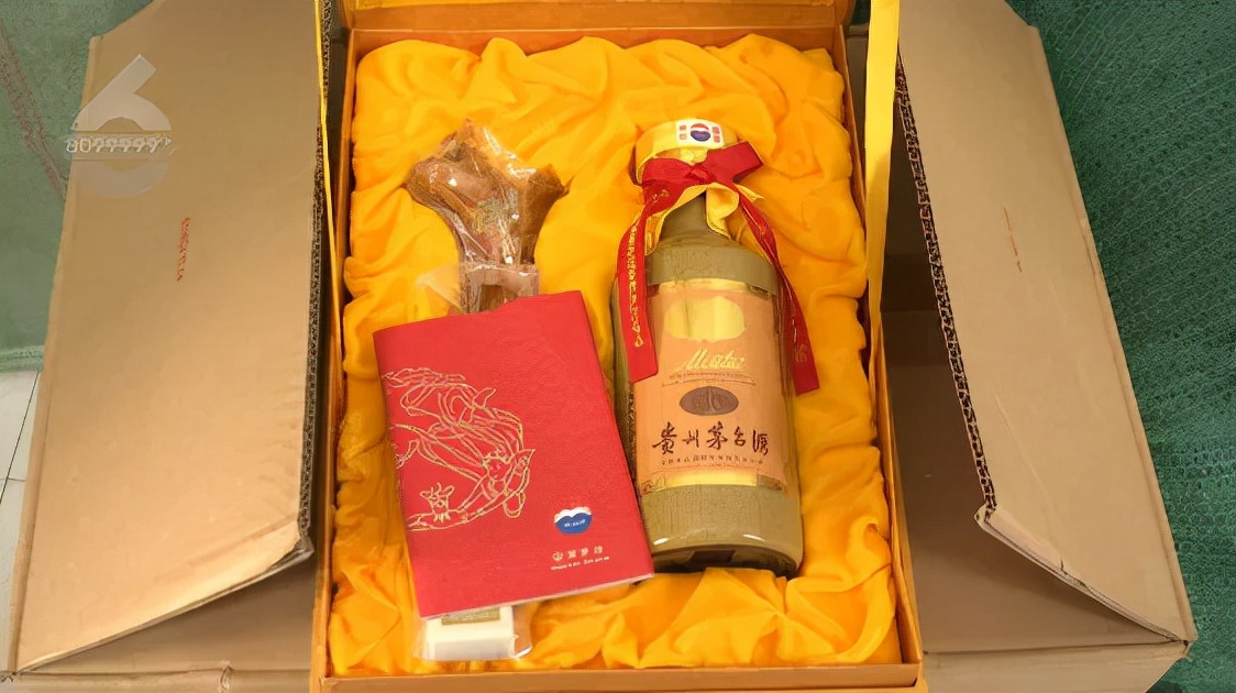 “飞天茅台”、“五粮液”、“1573”这些高端白酒居然都是他做出来的