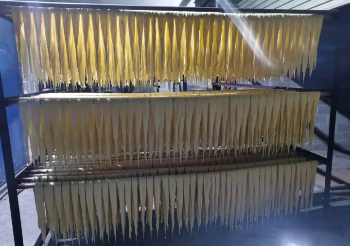 空气能烘干食用菌设备,腐竹蒸汽烘干一体设备