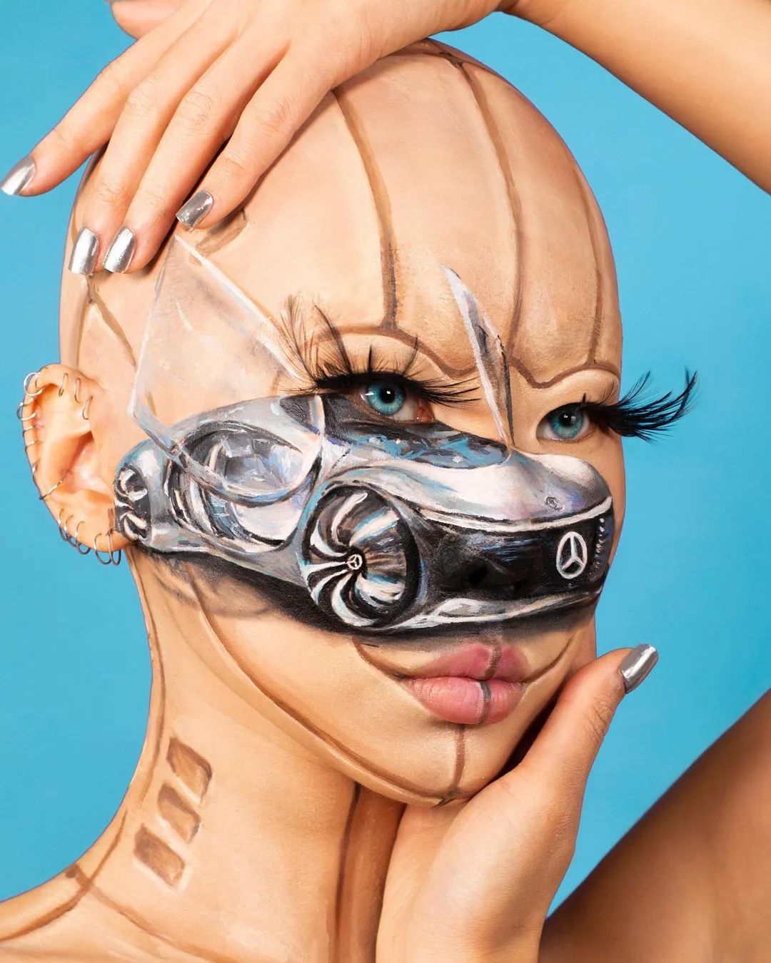 她脱去衣服,在自己皮肤上作画,狂吸63万粉,还能月入百万