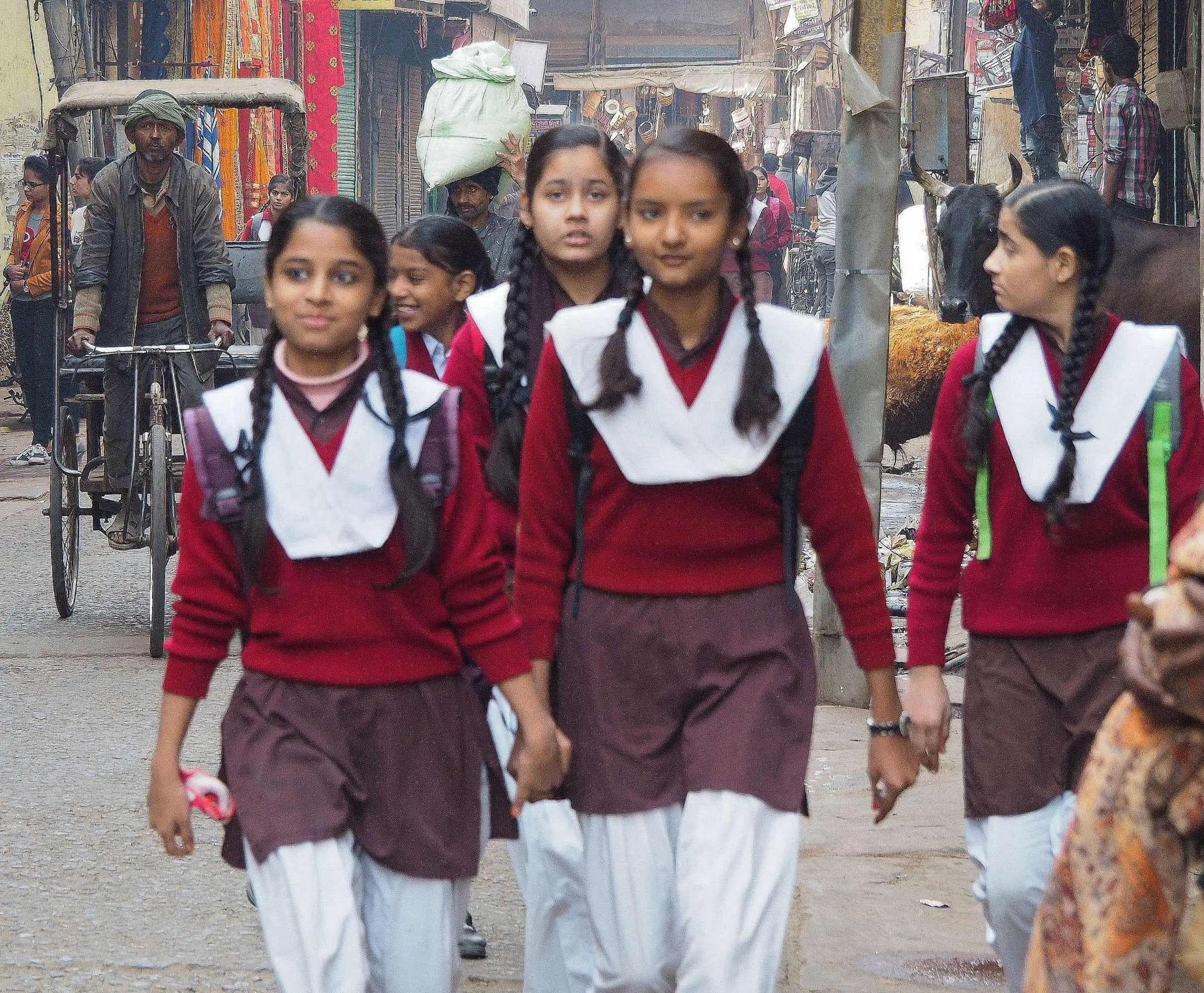 中国校服世界各国的校服,世界各国校服大比拼老挝校服