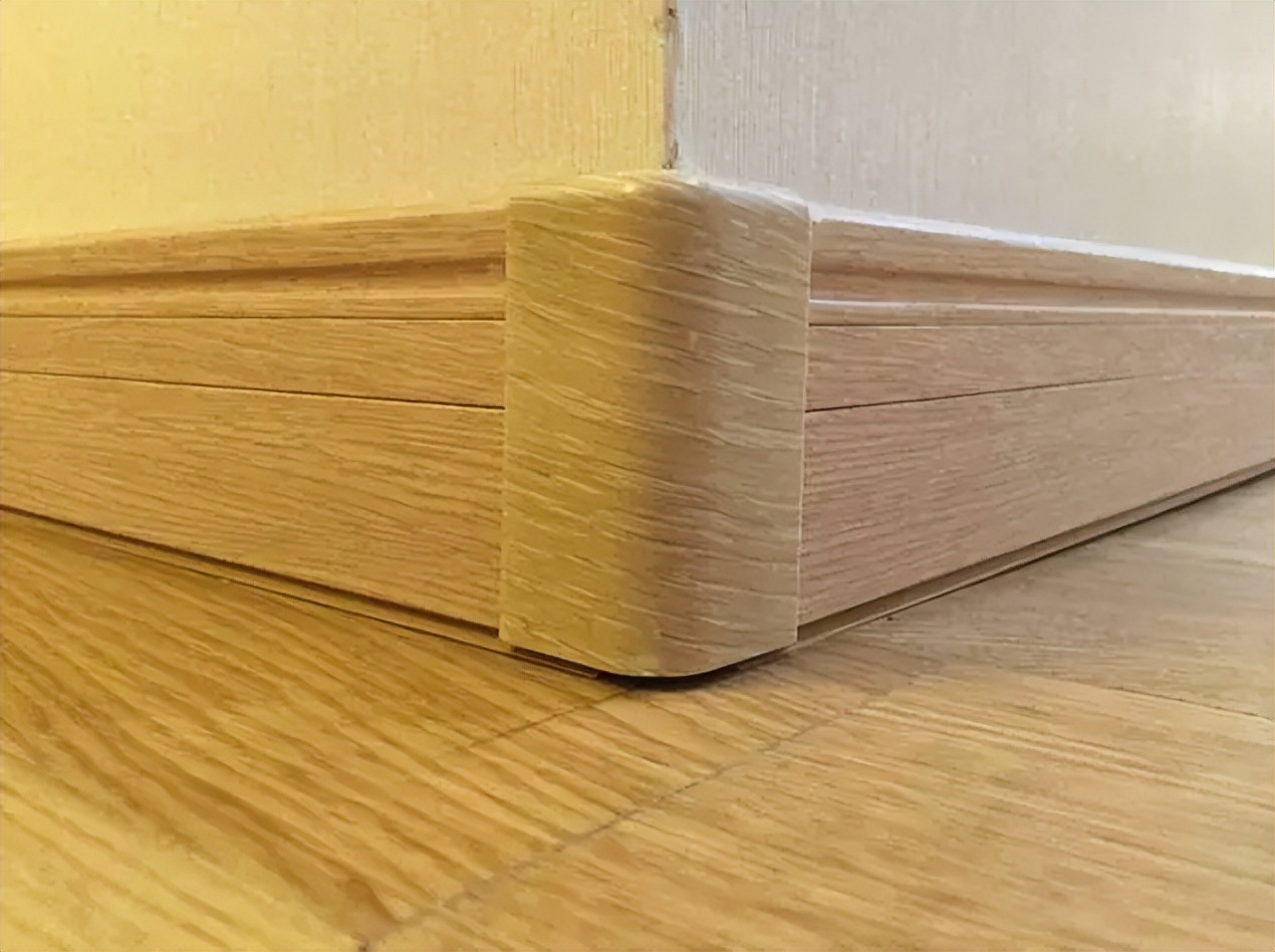 踢脚线如何选择比较实用,踢脚线怎么选才不会被坑