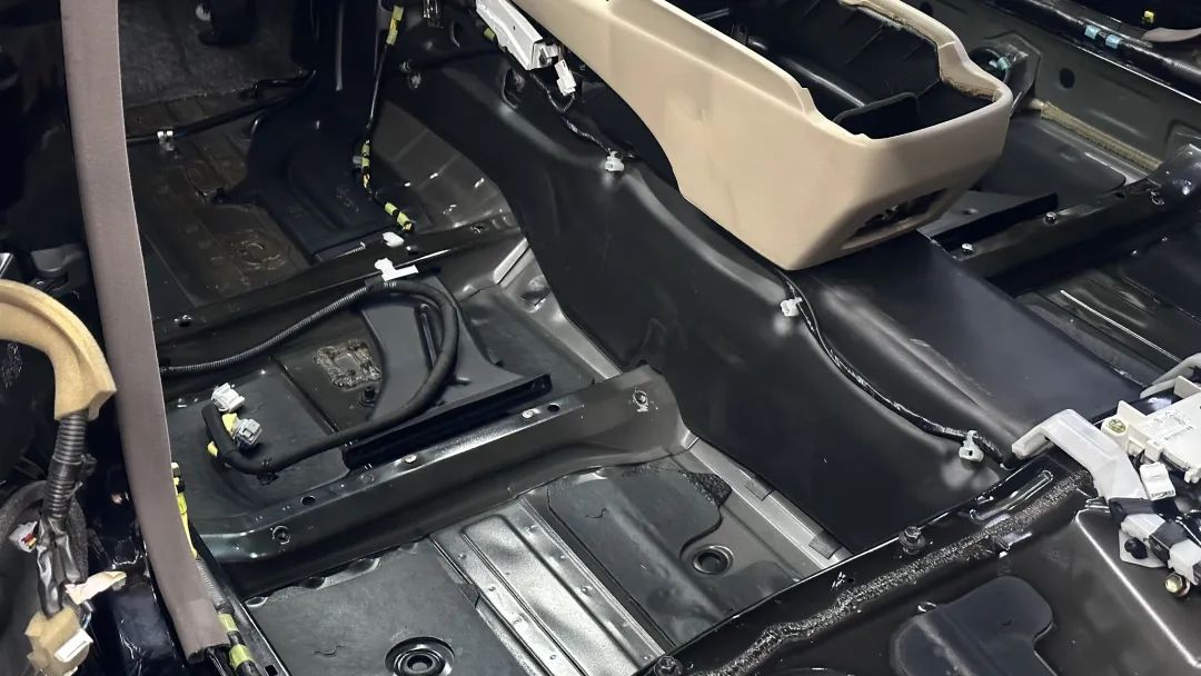 大哥12万买2005年售价100万的凌志LS430，含泪又花10万翻新才能开