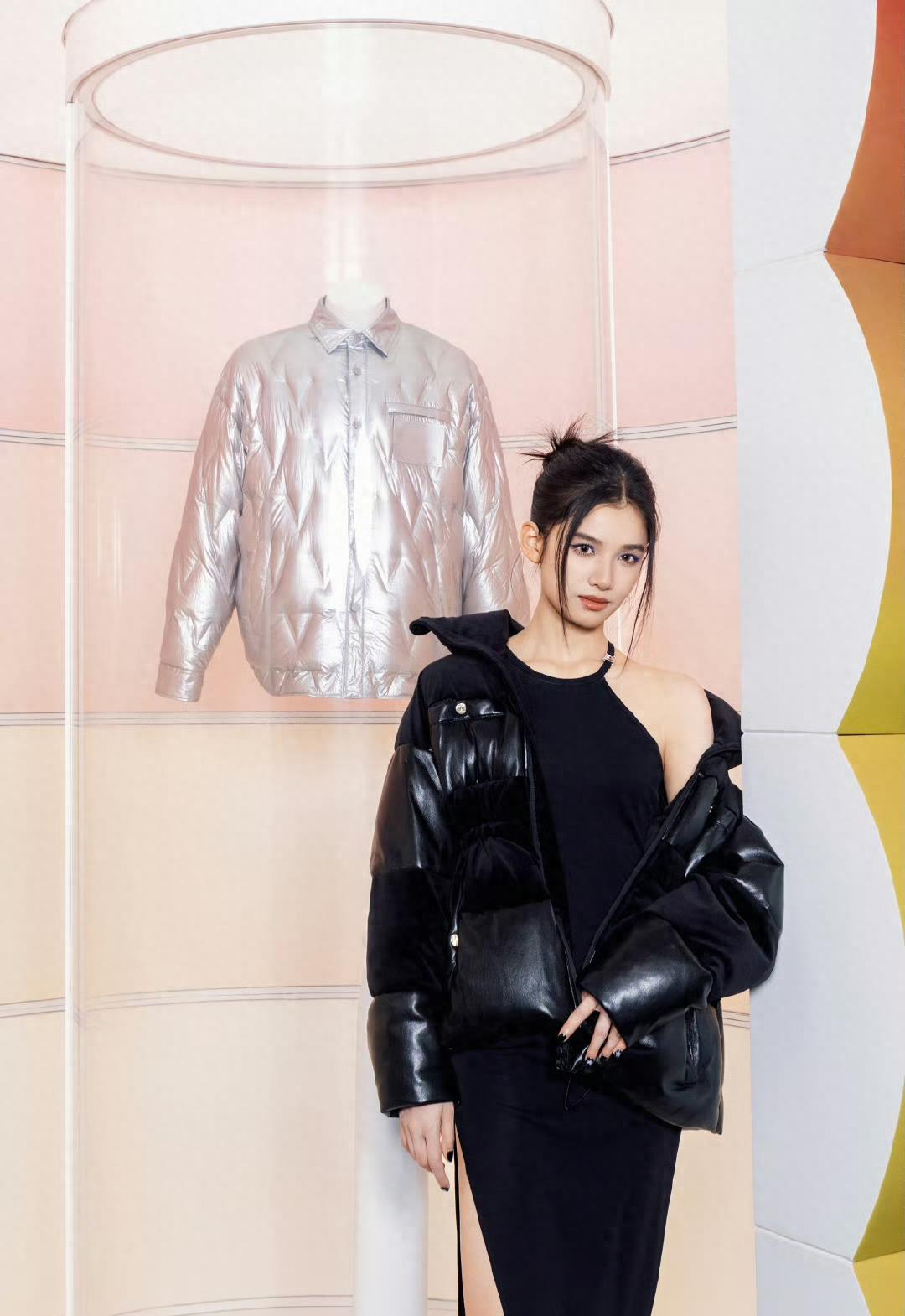 太平鸟镂空最新款,绒爱服饰