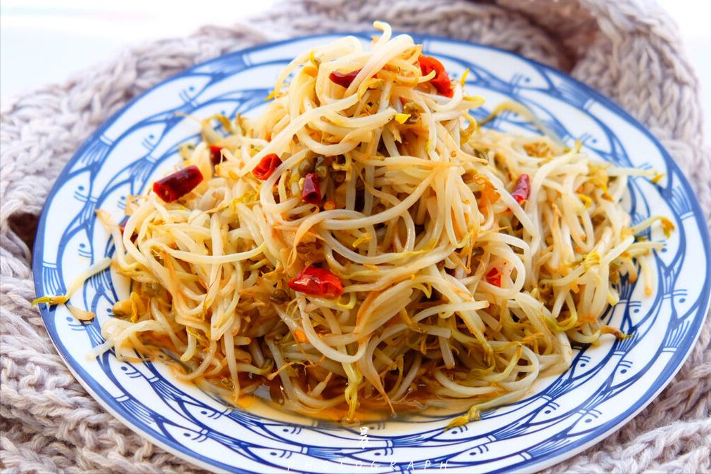 立春后少吃萝卜白菜多吃什么,立春吃什么韭菜豆芽