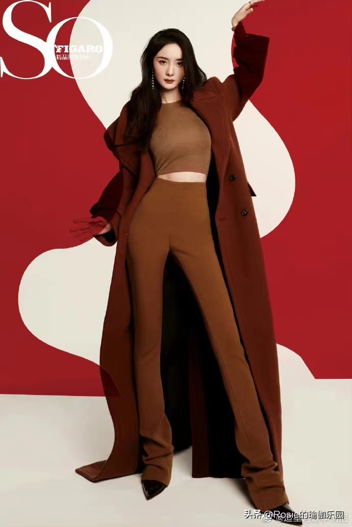 杨幂马甲线训练法,杨幂把小肚腩练成了马甲线