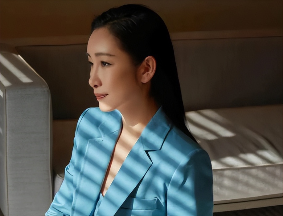 那些扮丑年轻却美若天仙女明星,曾经被嫌弃长得丑的女星