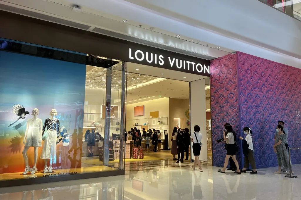 各市奢侈品门店数排名,深圳奢侈品店在哪个商场最多