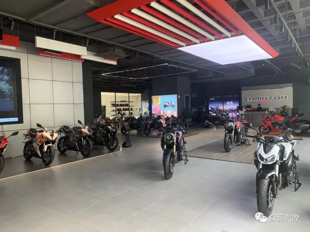 详细测评QJmotor赛400︱又是一个“温柔”“香”