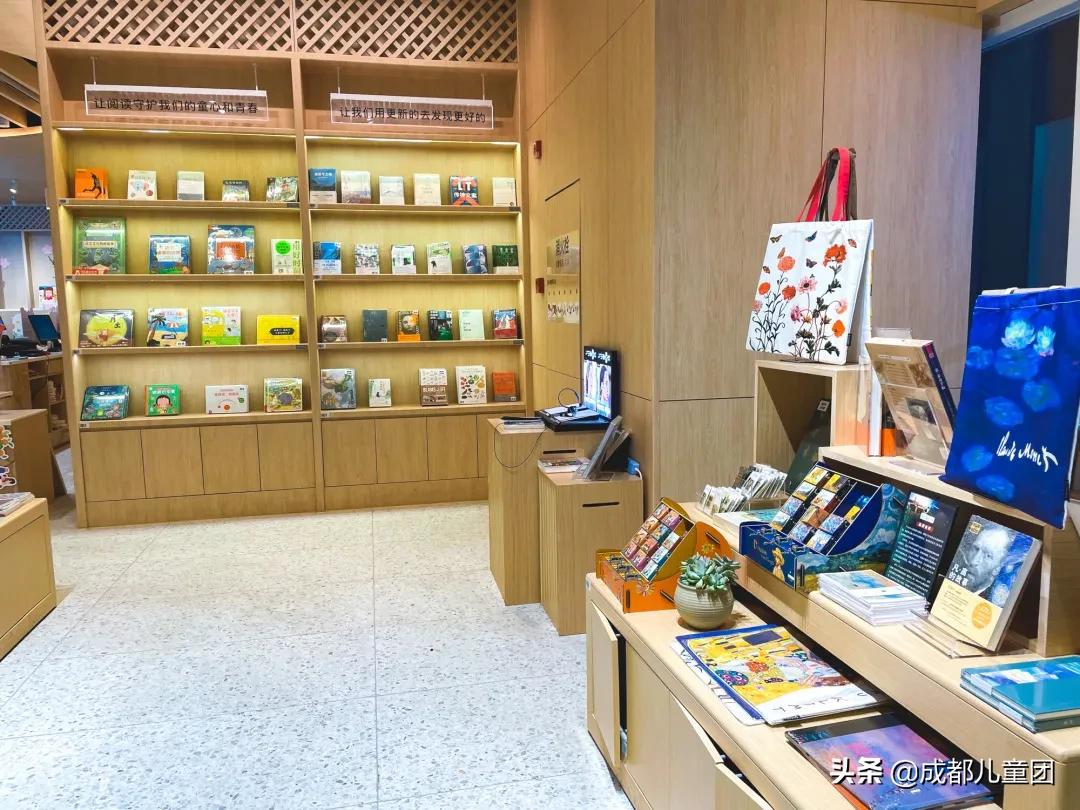 书店上新丨降温了,带孩子去温暖的书店吧