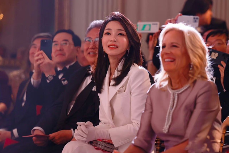 韩国第一夫人穿夏裙,现在流行的韩国第一夫人的穿搭