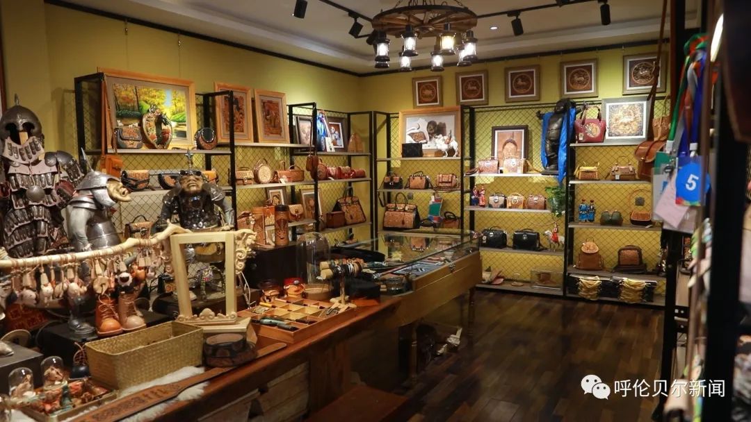 雕凿间传文化刻画中凝匠心——呼伦贝尔皮雕作品喜获“百鹤杯”工艺美术设计创新大赛百鹤金鼎奖