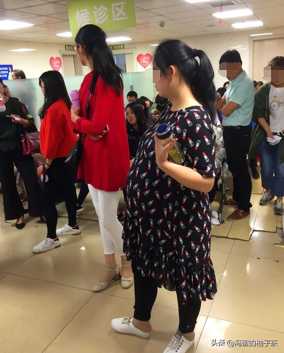 2009年湖南女子生下重2斤小猴子,湖南女子生了个小猴子上综艺节目