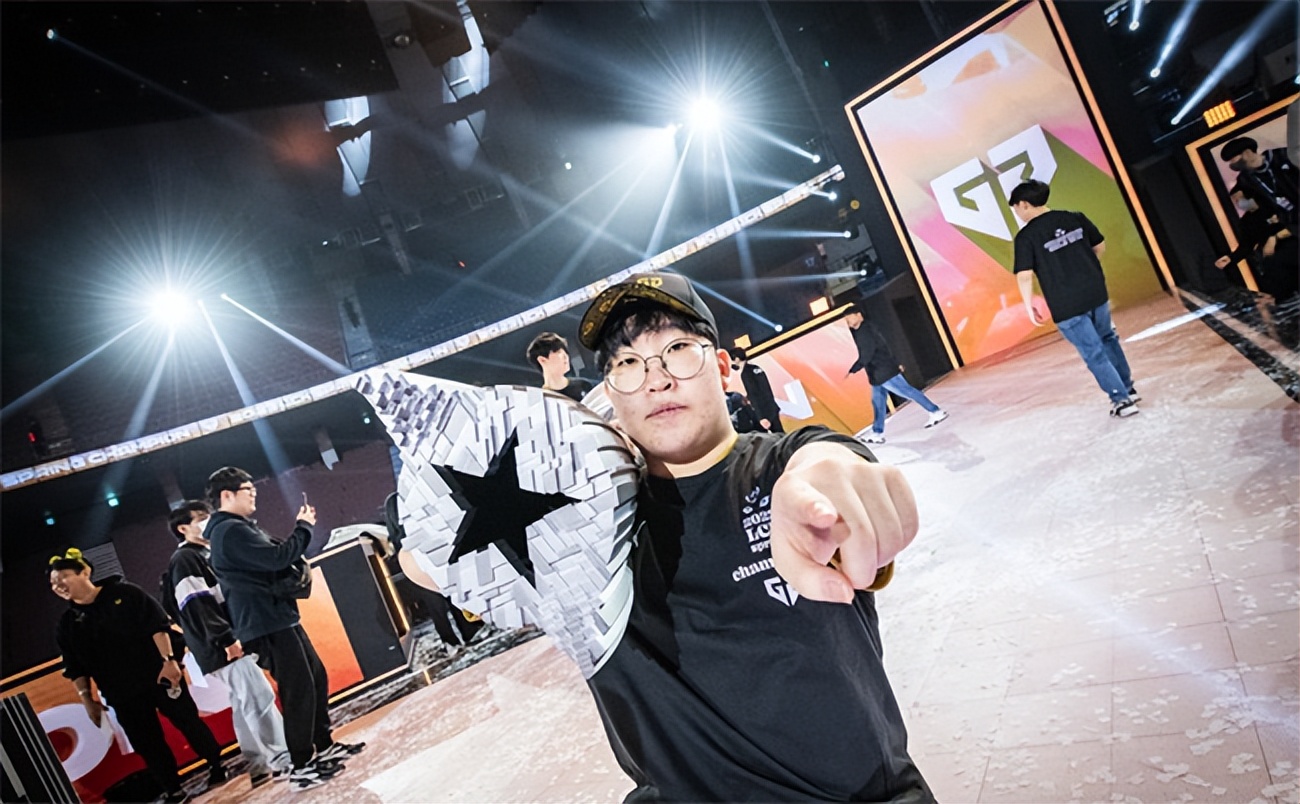 lol拳头评价msi十大最佳操作,外媒评lol前十辅助