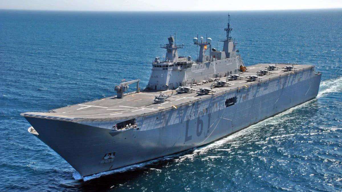 南半球航母,澳大利亚堪培拉号两栖攻击舰