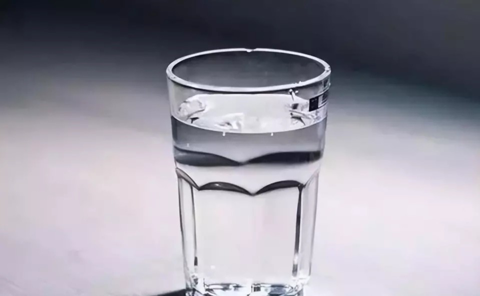 江苏51岁大姐被人下药，歹徒接连灌她*情催**药后，一发不可收拾