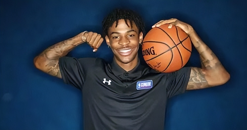 莫兰特和谁约会,莫兰特晒枪支原视频