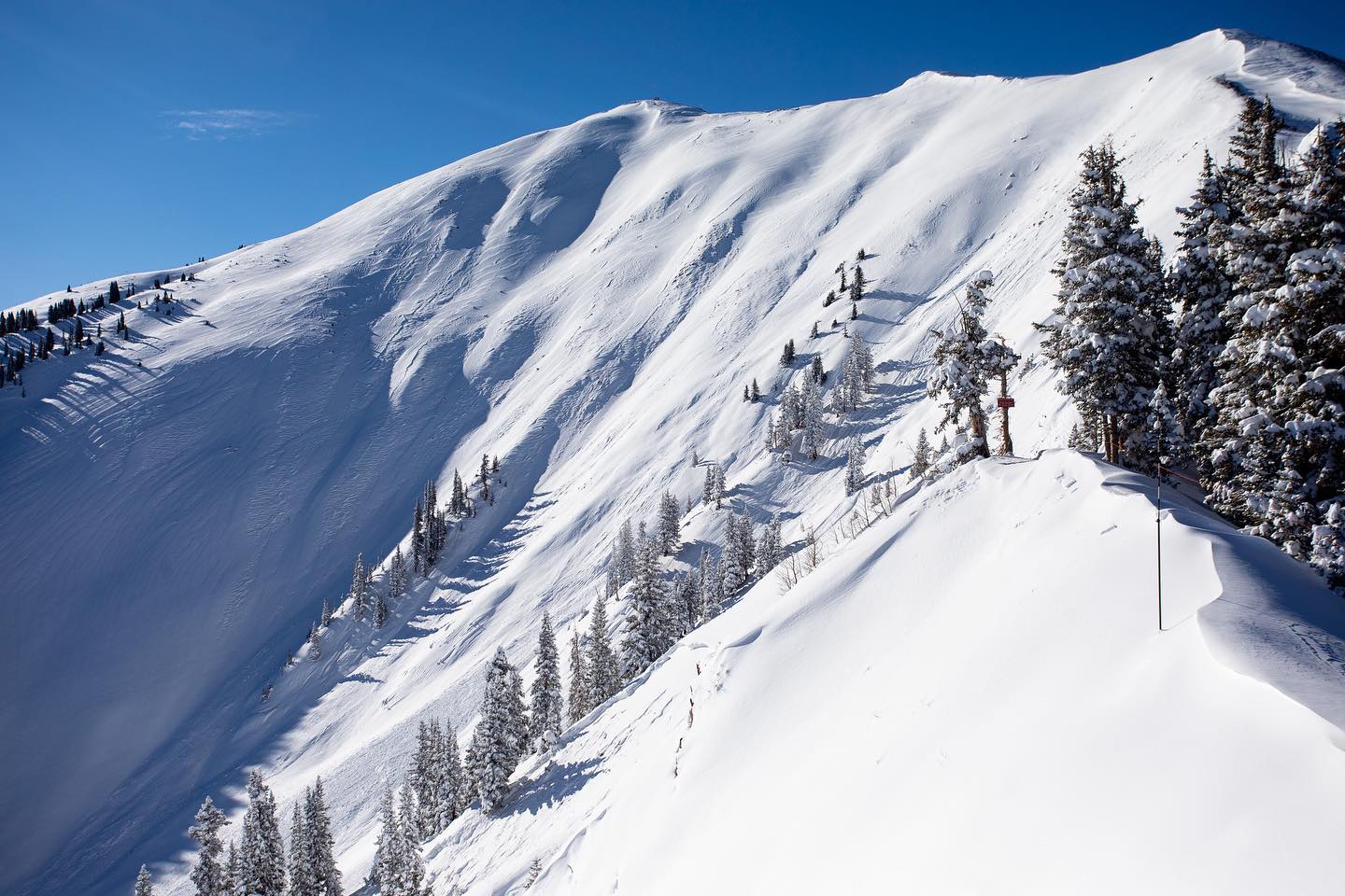 美国的滑雪胜地阿斯本,美国阿斯本雪堆山滑雪村