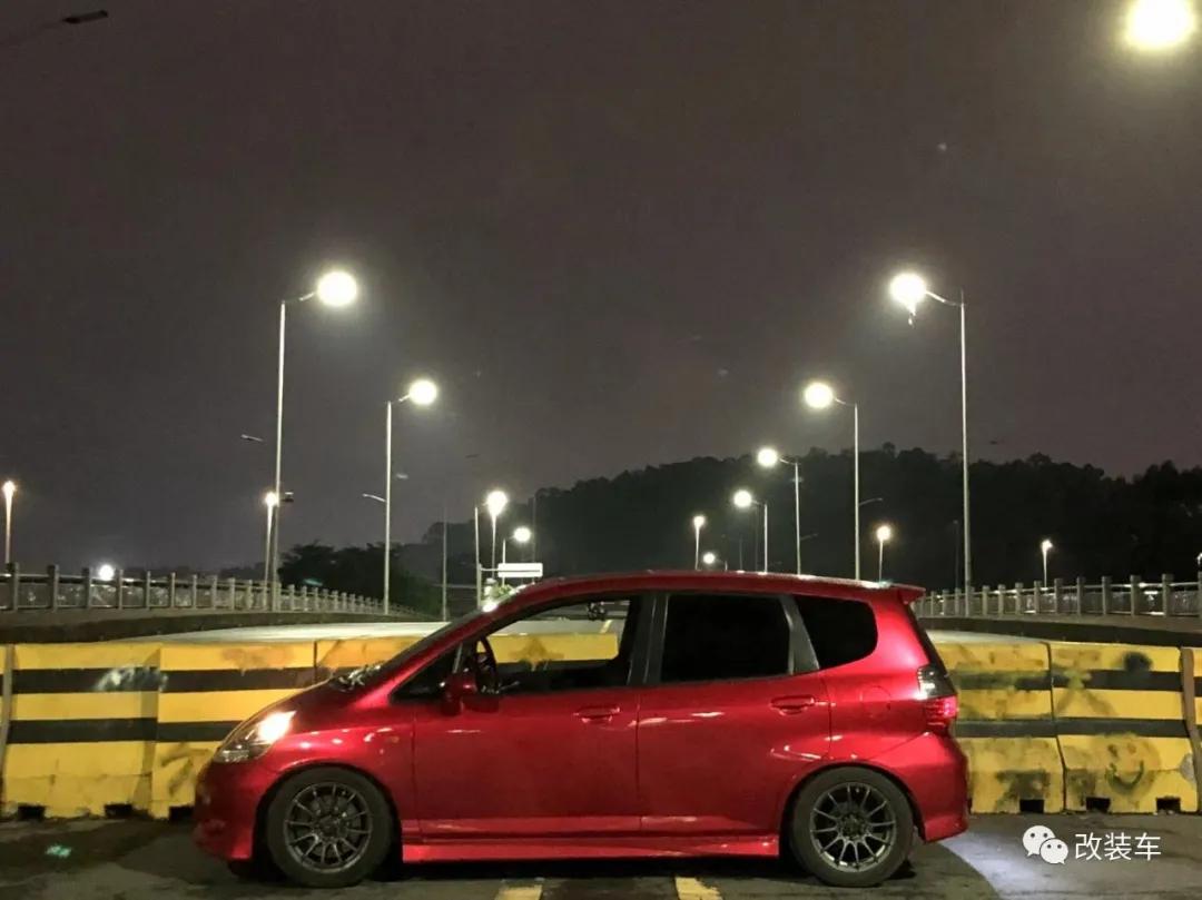 99年小伙的竞技风雅阁,被“美式截停”后也阻挡不了他继续玩车