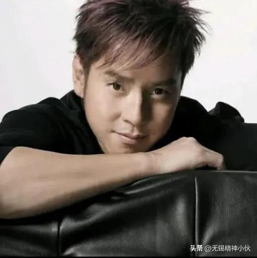 香港乐坛巅峰时代谭咏麟,当年香港谭张争霸