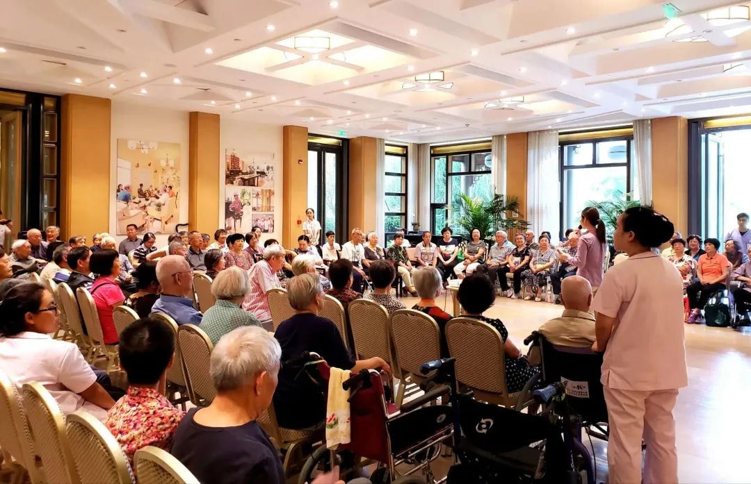 为什么有钱人都住高端养老社区,青年人入住养老院的养老模式趋势