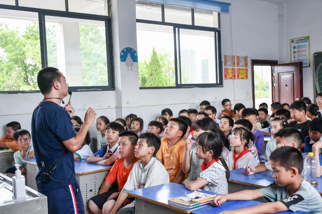 小学防溺水游泳课,张巷中心小学防溺水公开课