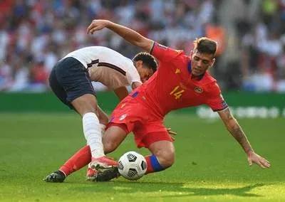 中国足球滑跪,中国足球能走得更远