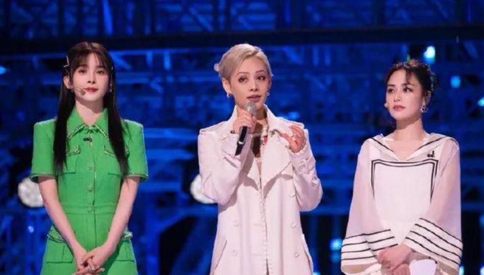 赵樱子红毯假摔视频,赵韩樱子首次回应红毯假摔