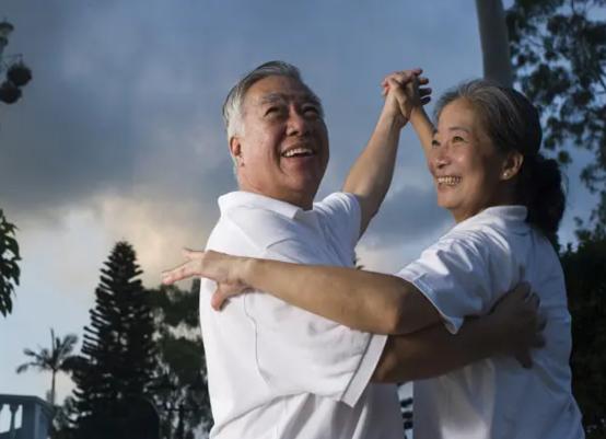 老年人的夫妻生活，可以坚持到多大年龄？4个建议需要听一听