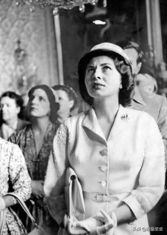 什么叫做真爱？因为无子被休弃的“真爱”，伊朗末代王后索拉娅