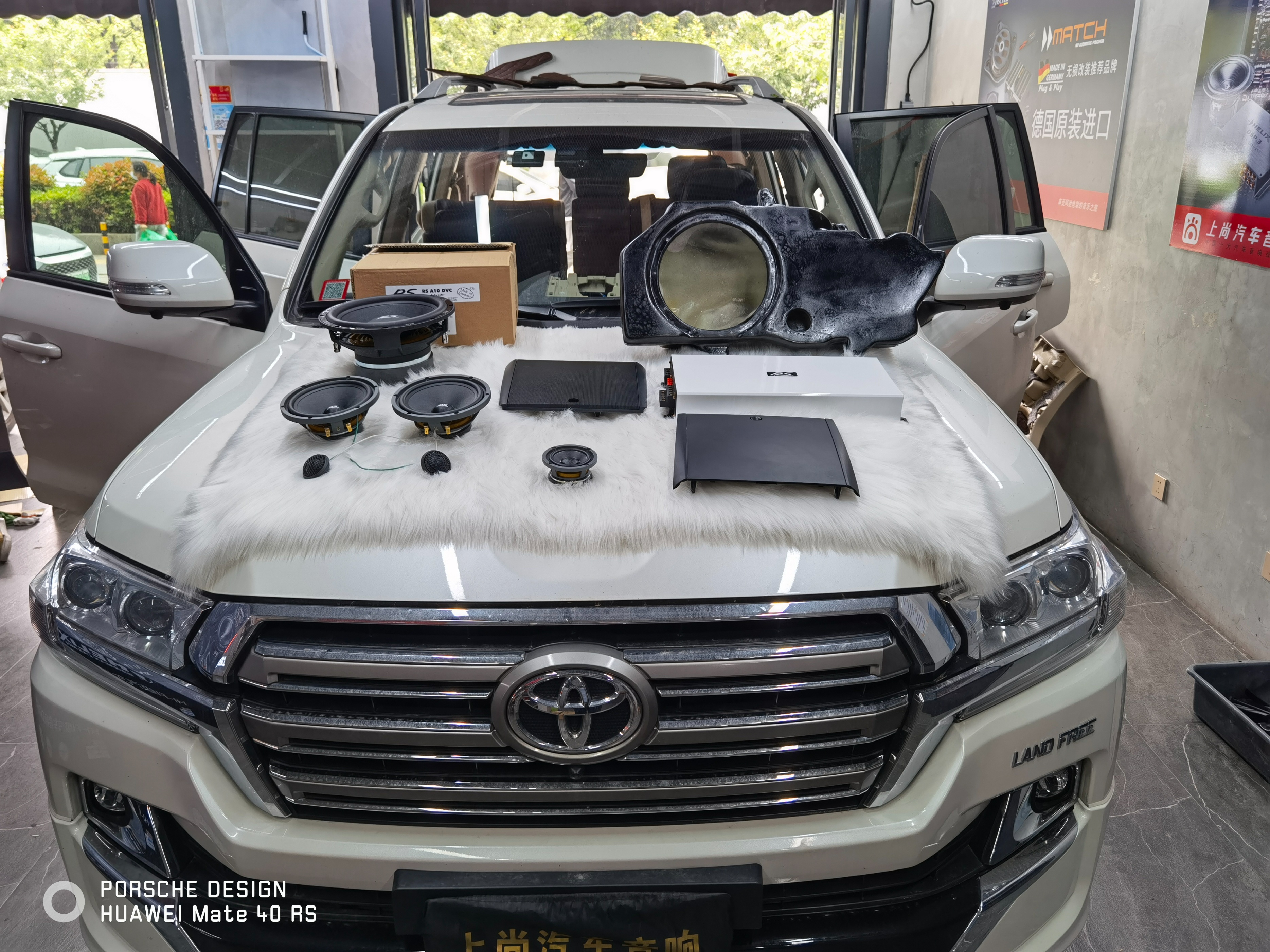 外硬内柔享乐极致悦感-西安上尚丰田酷路泽全车音响升级