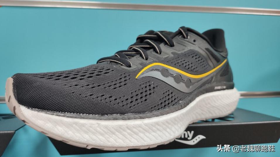 比较耐穿好看的慢跑鞋,穿一年的鞋推荐