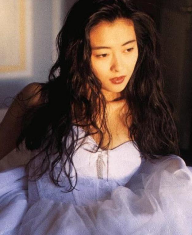 金城武谈起恋爱来是什么样子的,金城武唯一透露给媒体的一段暗恋