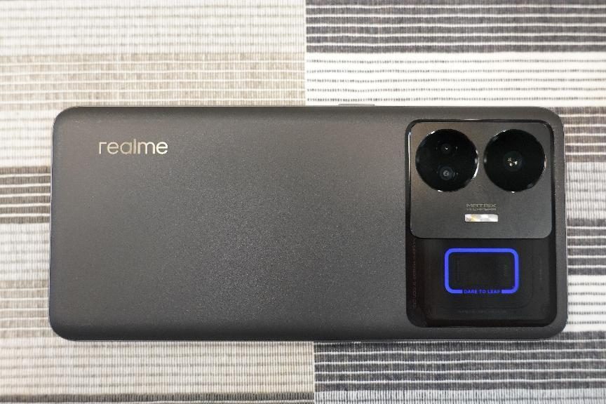 12g256g手机价位3000元左右的,12+256g小屏手机哪款最值得入手