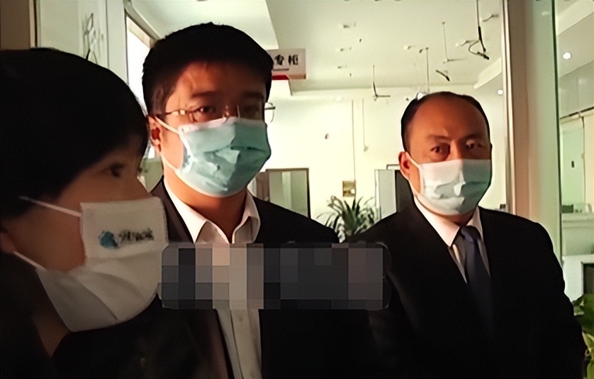 老人不在了银行存款冻结了怎么取,老人过世14万存款却被冻结