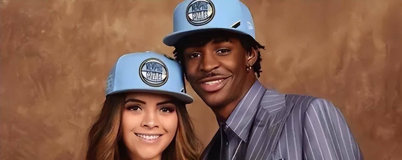 莫兰特和谁约会,莫兰特晒枪支原视频