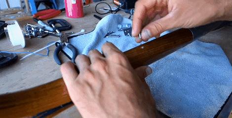 有多少老外买铁锹回家是为了当吉他弹？