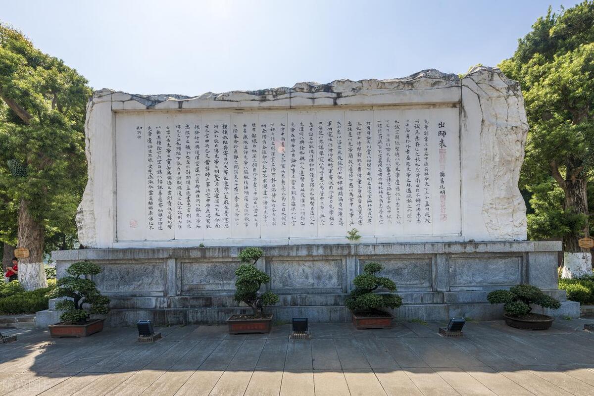 李白浪漫主义诗人代表人物,为什么称李白为浪漫主义诗人