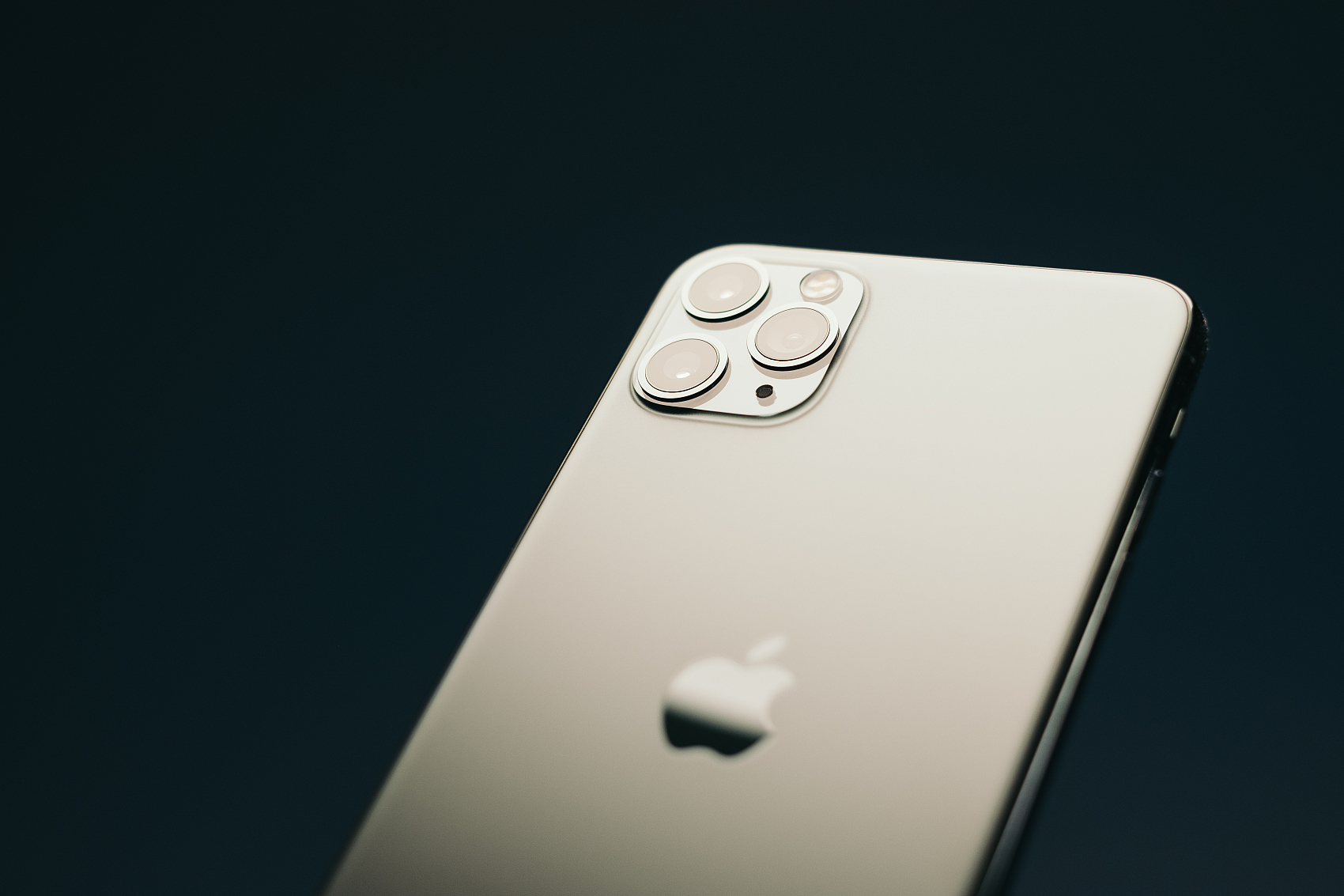 富士康工厂抢人,富士康为什么抢临时工