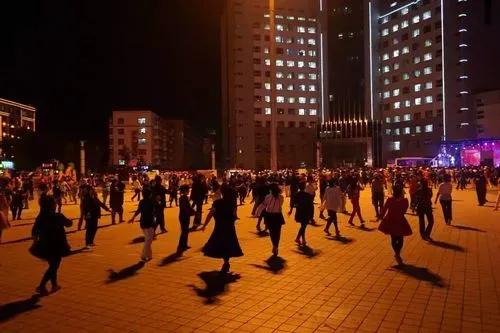 广场舞让我爱得遍体鳞伤,广场舞现在你还好吗