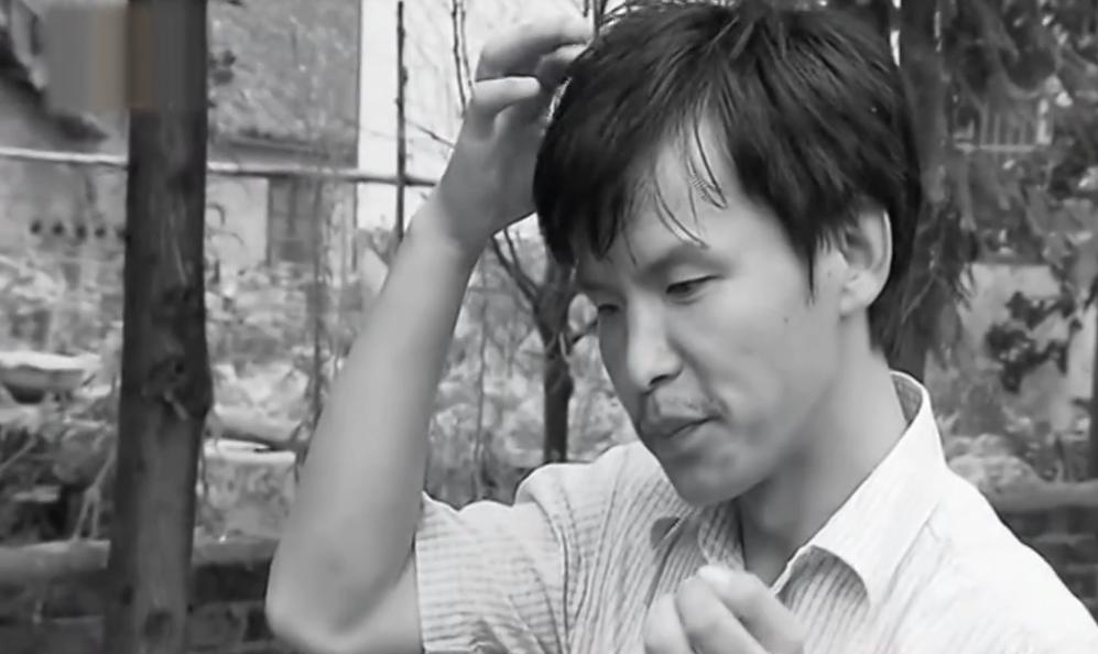 37岁博士不工作在家啃老,37岁博士在家啃老不工作为什么